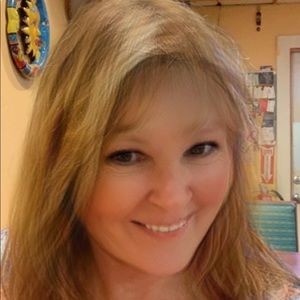 Meet your Posher, Elaine